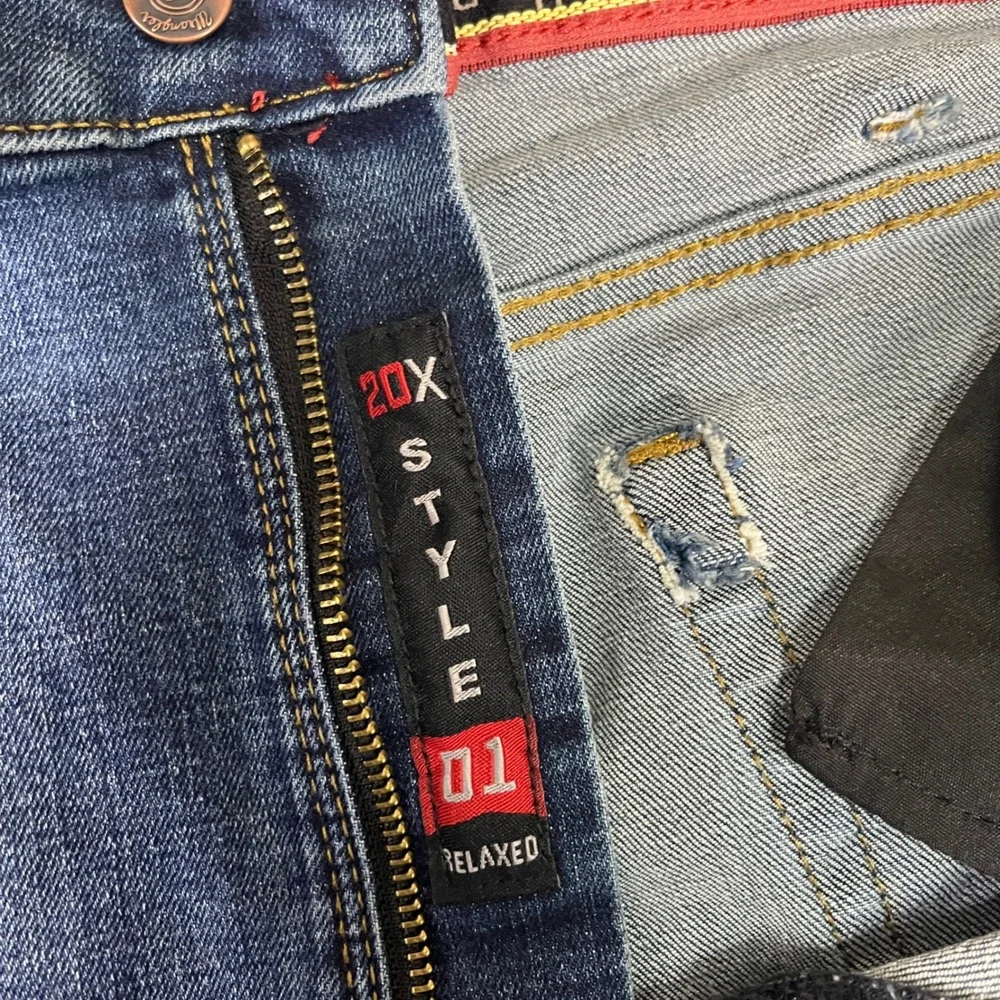 Wrangler 20X Style 01 Relaxed Fit Men's Jeans Medium Wash‎ Blue Denim 40x32